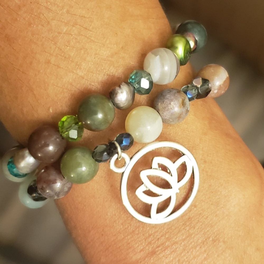 Agate/Amazonite Lotus Stretch Bracelet - Picture 7 of 8